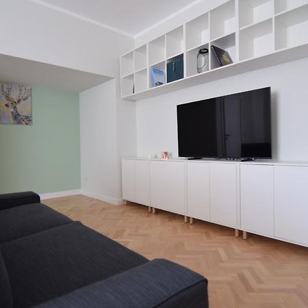 Beautiful Apartment In Old City Bucarest Extérieur photo