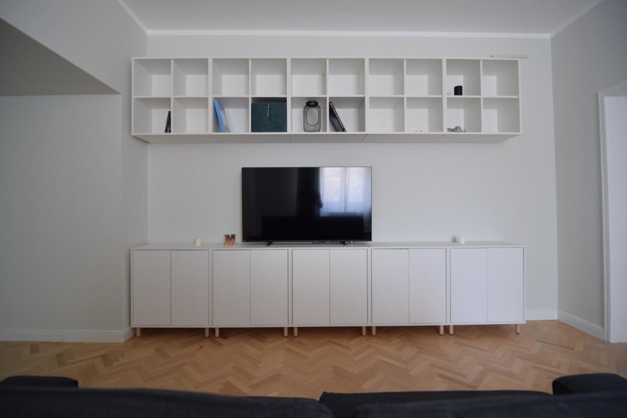 Beautiful Apartment In Old City Bucarest Extérieur photo