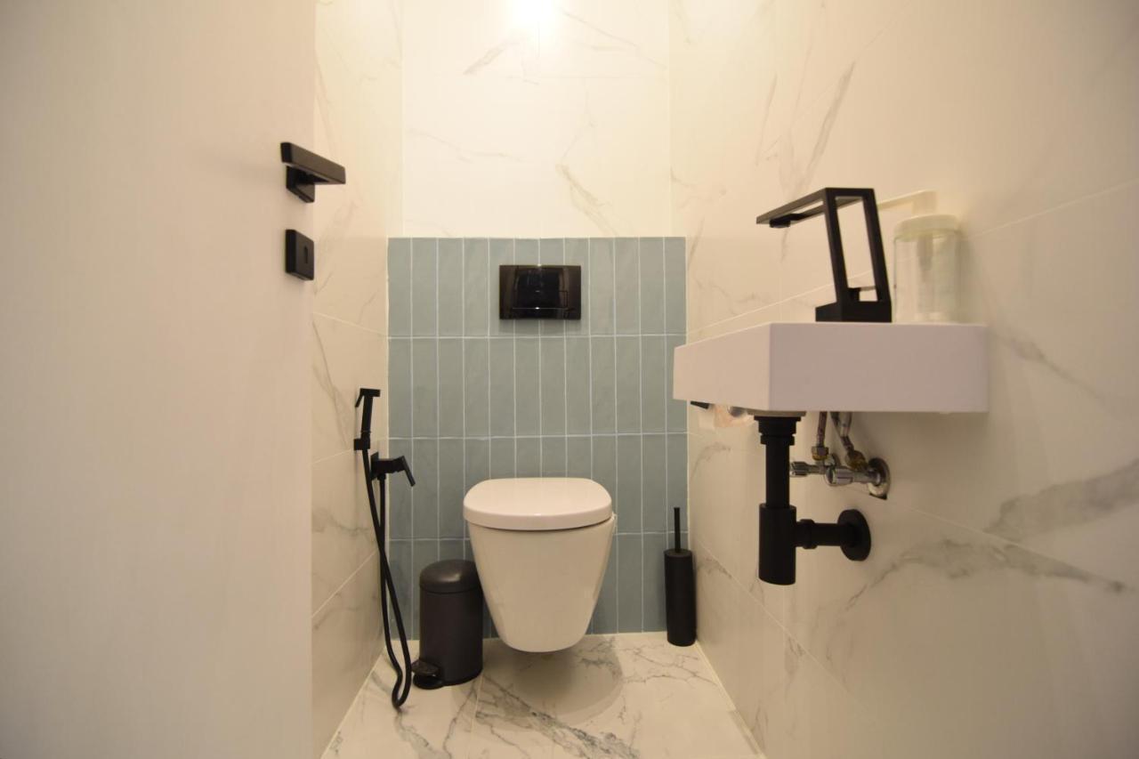Beautiful Apartment In Old City Bucarest Extérieur photo
