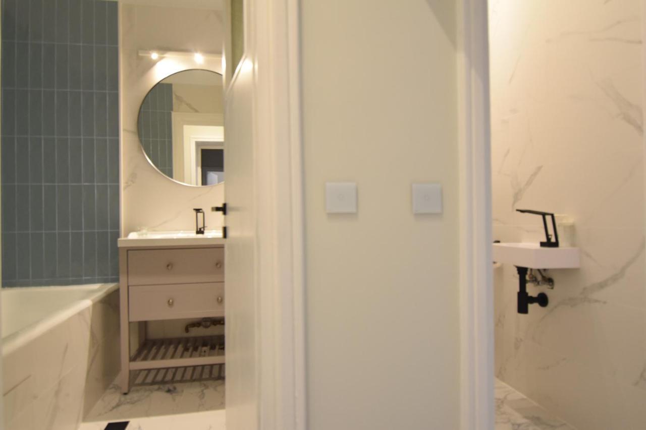 Beautiful Apartment In Old City Bucarest Extérieur photo