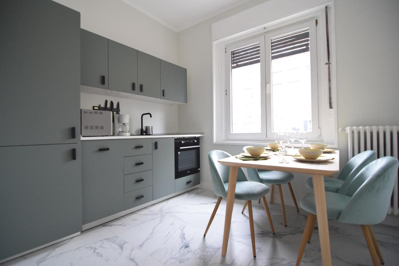 Beautiful Apartment In Old City Bucarest Extérieur photo