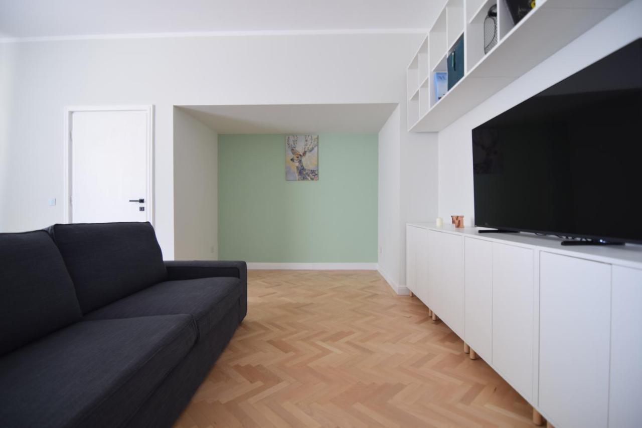 Beautiful Apartment In Old City Bucarest Extérieur photo
