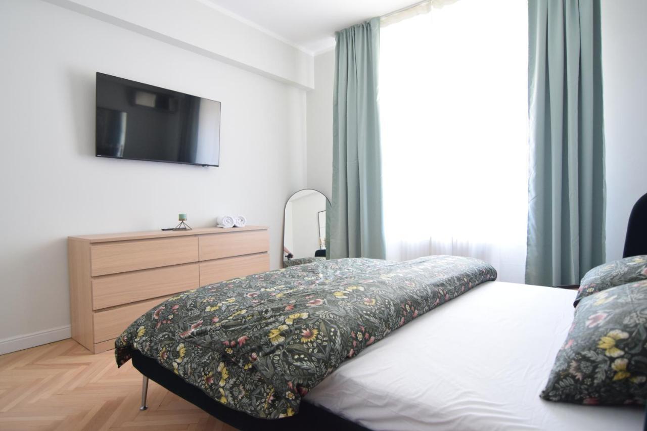 Beautiful Apartment In Old City Bucarest Extérieur photo