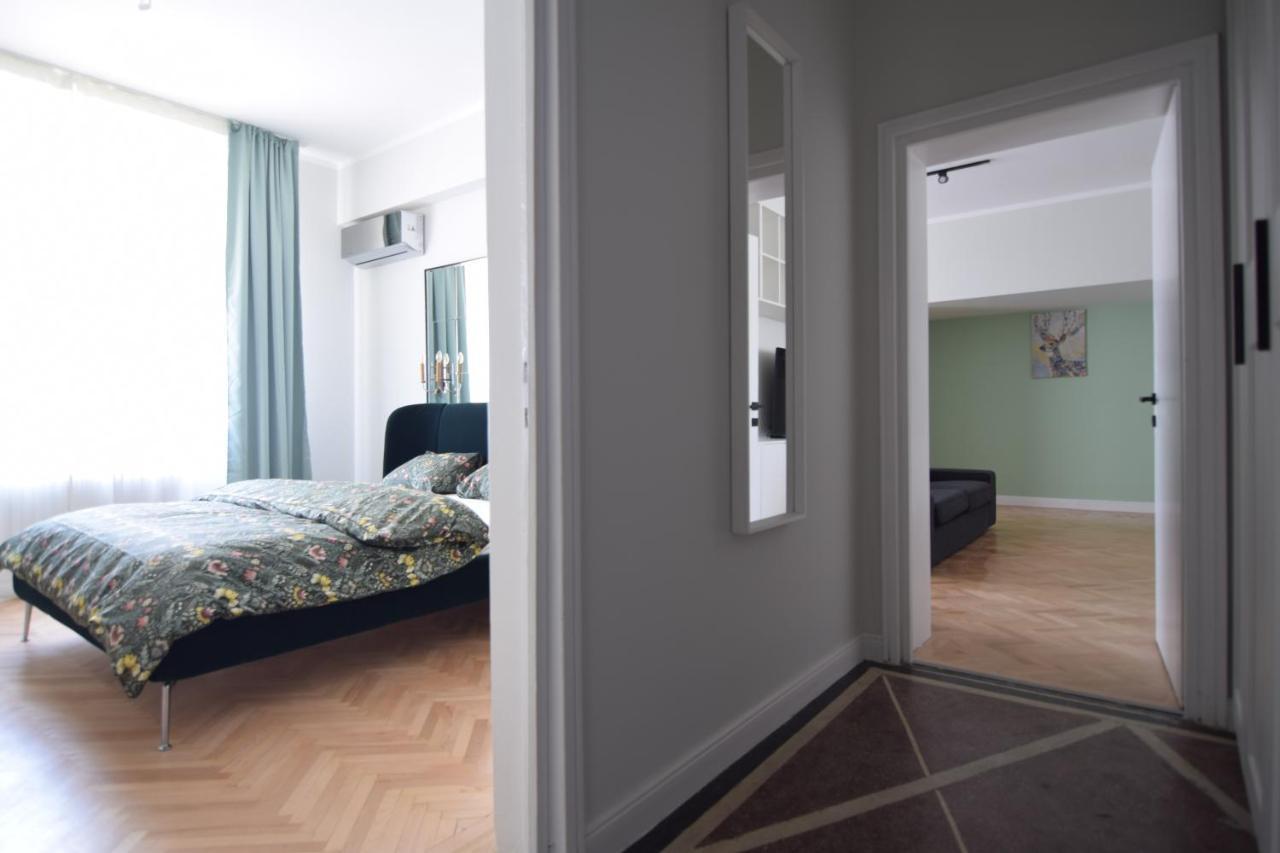 Beautiful Apartment In Old City Bucarest Extérieur photo